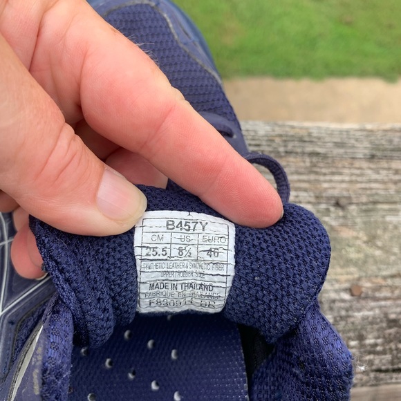 ASICS - Picture 3 of 3